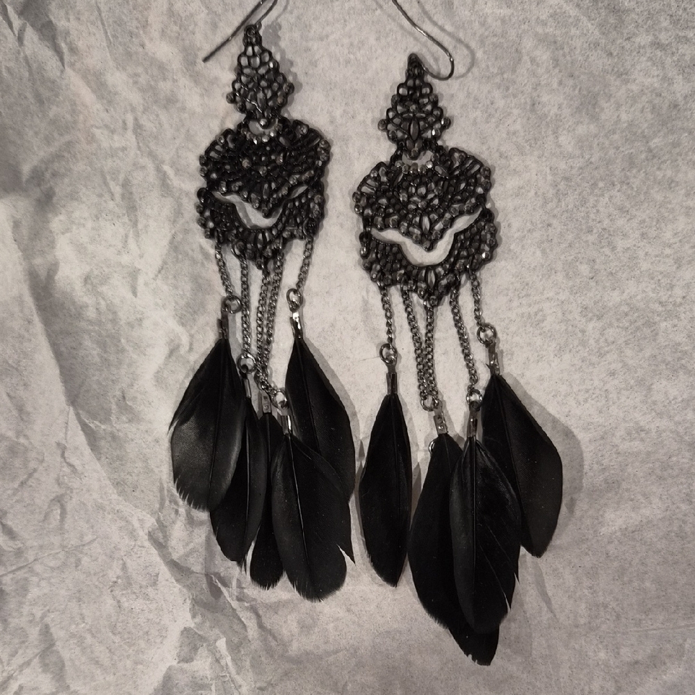 Elegant Black Feather Earrings